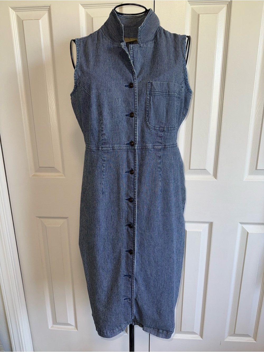 Liz Claiborne Sleeveless Denim Midi Dress. Nice stretch 98% cotton 2% spandex. 4 - Picture 2 of 7